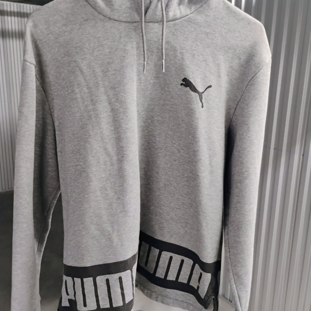 PUMA Men's Light Gray Sweatshirt